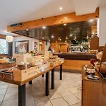Hotel apartamentowy Les Coupoles