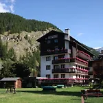 Hotel apartamentowy Les Coupoles