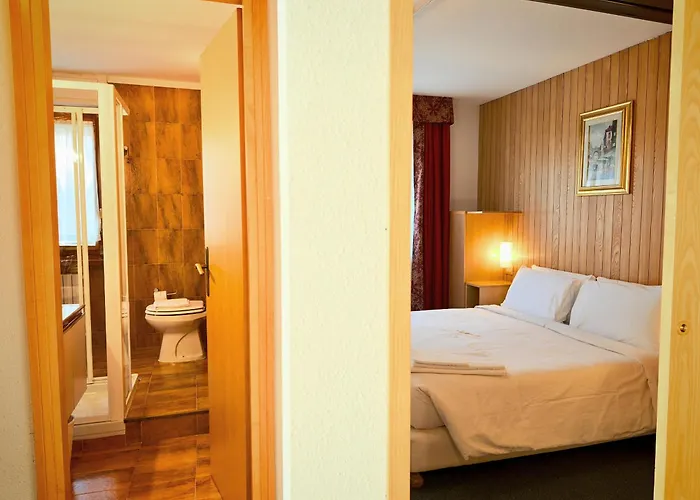 Aparthotel Les Coupoles 4*