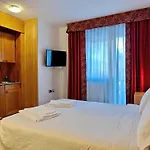 Les Coupoles Ξενοδοχείο με διαμερίσματα 4*