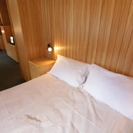 Les Coupoles 샴폴루크