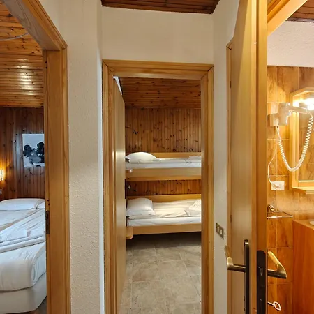 Breithorn Apartahotel 4*