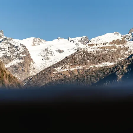 Breithorn Apartahotel 4*