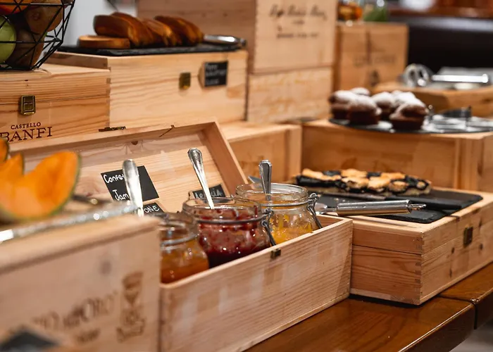 Les Coupoles 4* シャンポルク