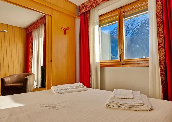 Les Coupoles アパートホテル シャンポルク